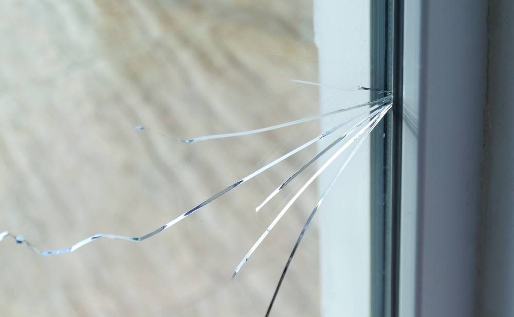 kırık cam tamırı
